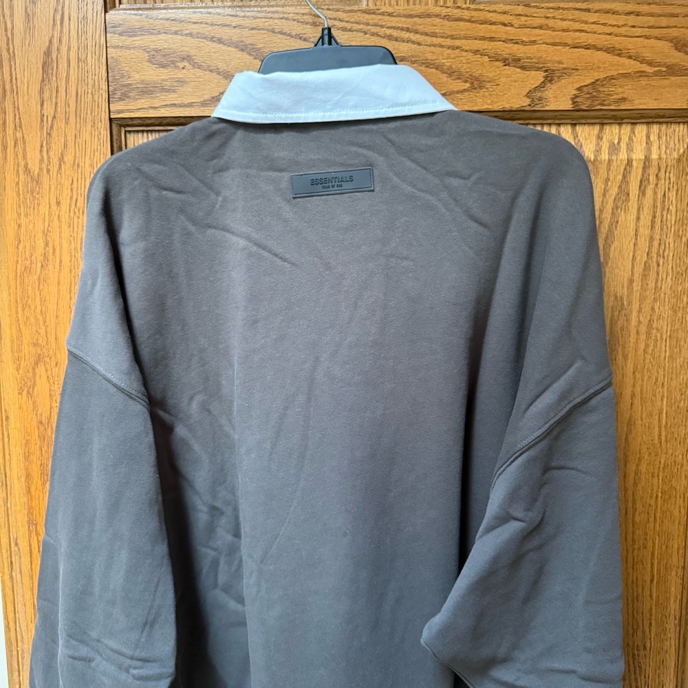 Essentials shirt - Picture 4 of 7